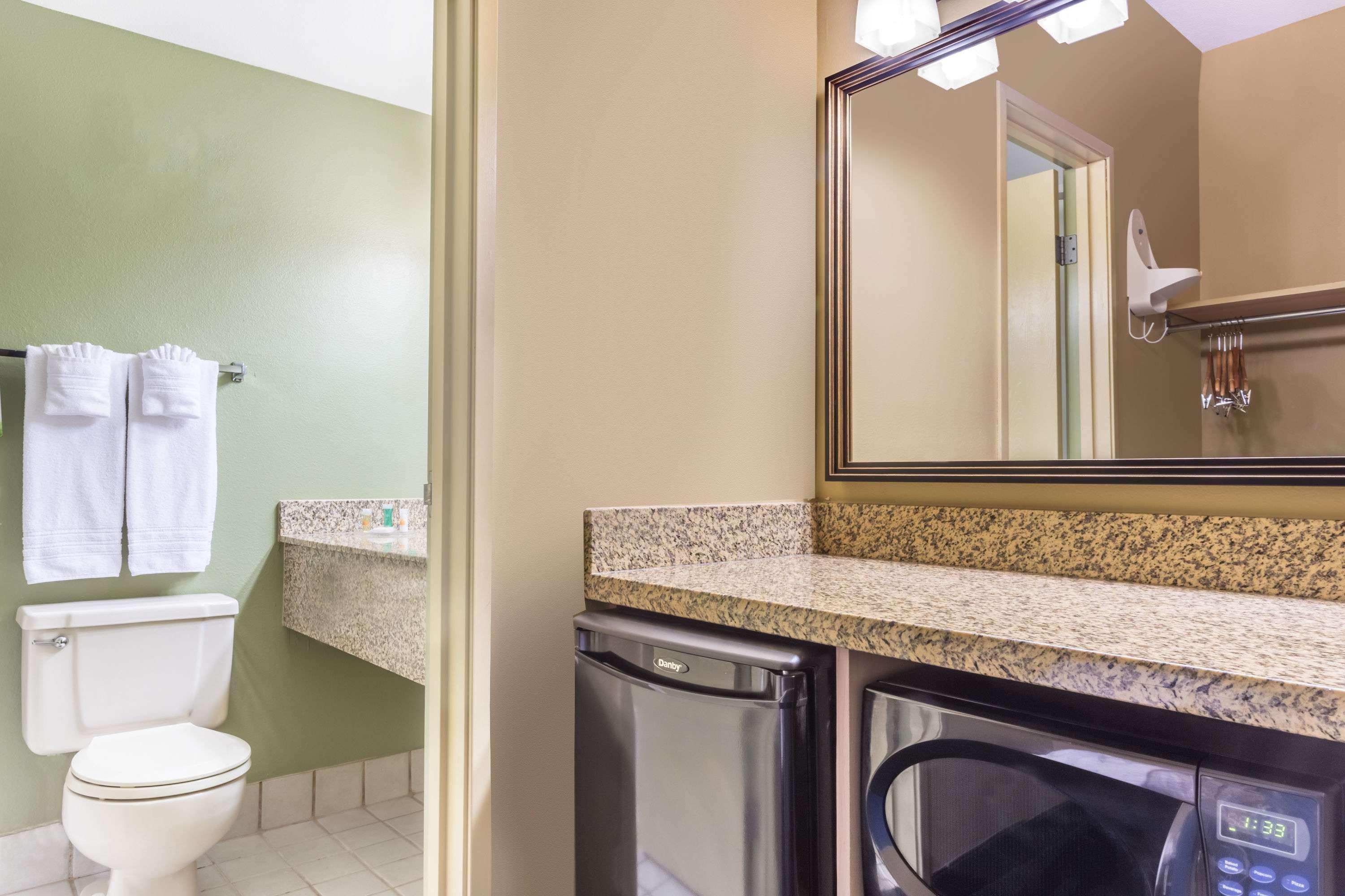 Days Inn & Suites By Wyndham Mesa Near Phoenix Buitenkant foto