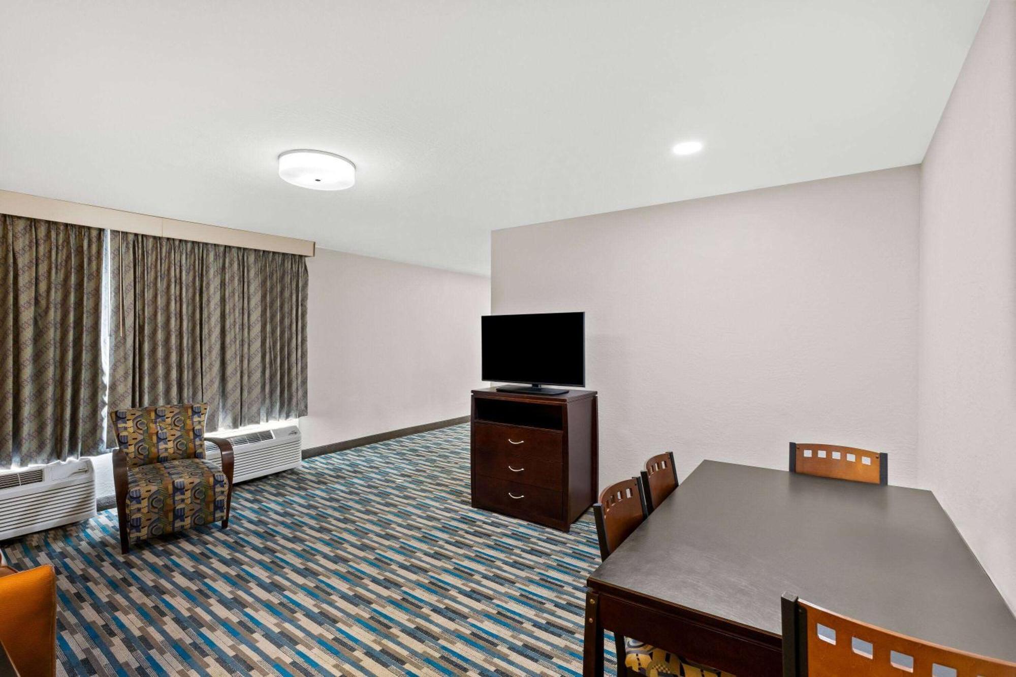 Days Inn & Suites By Wyndham Mesa Near Phoenix Buitenkant foto