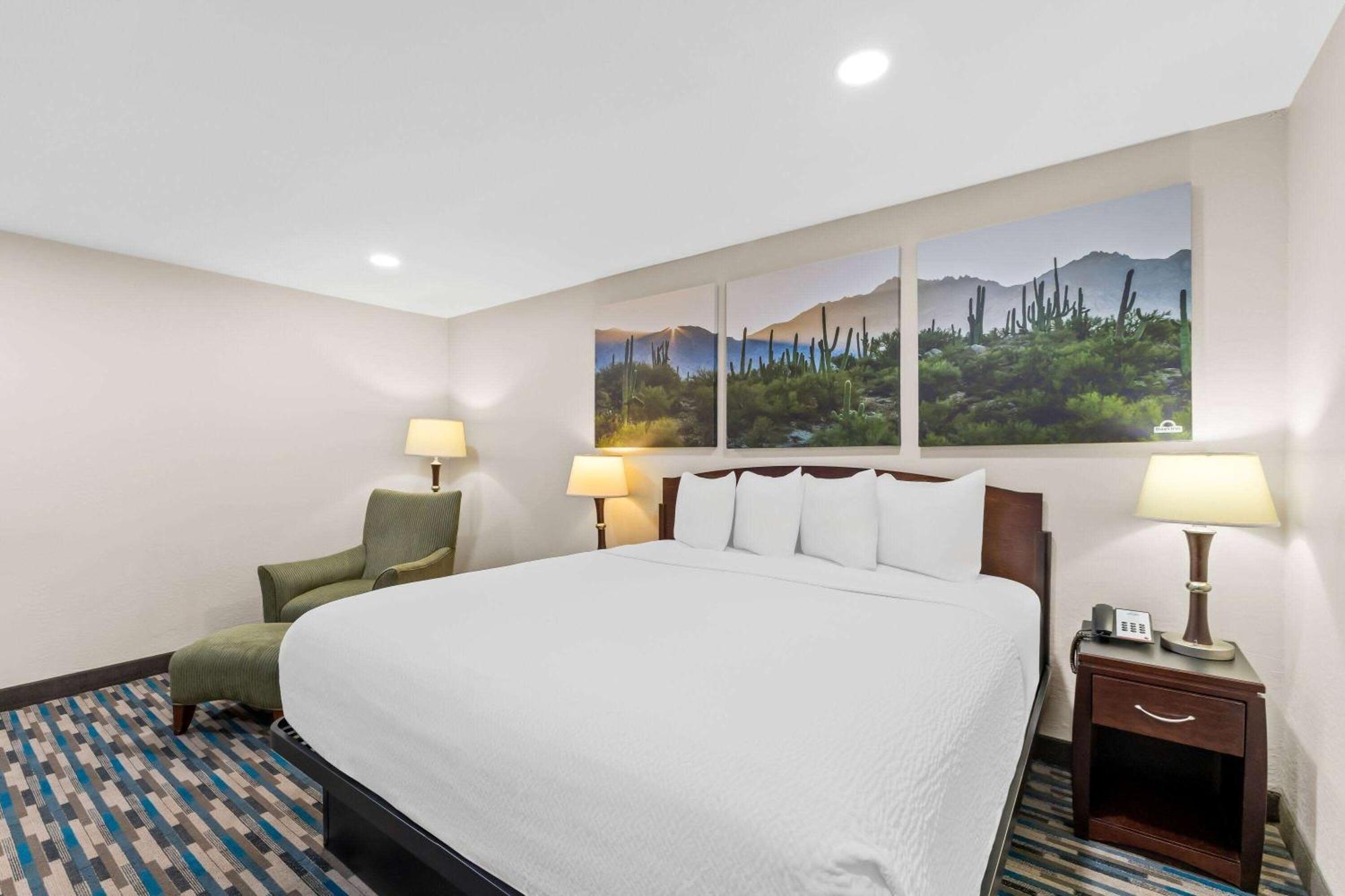 Days Inn & Suites By Wyndham Mesa Near Phoenix Buitenkant foto
