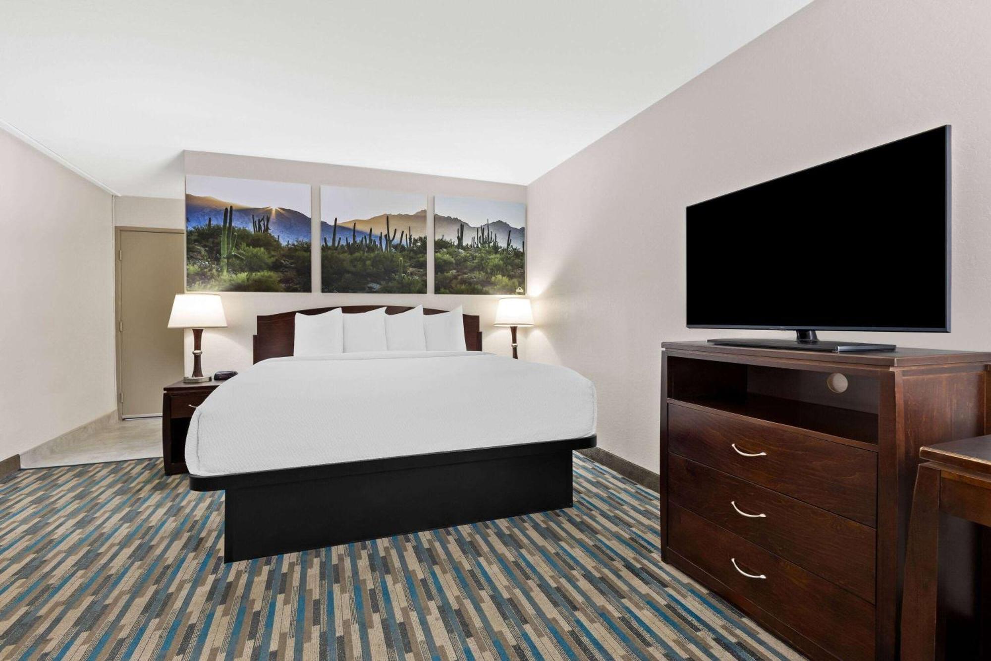 Days Inn & Suites By Wyndham Mesa Near Phoenix Buitenkant foto