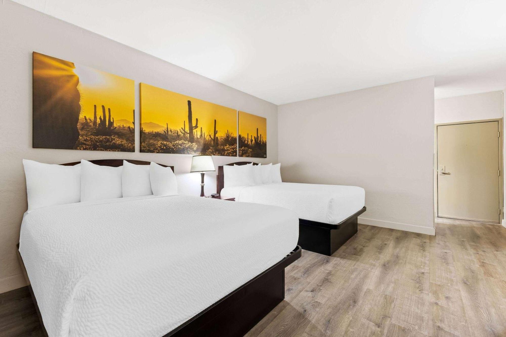 Days Inn & Suites By Wyndham Mesa Near Phoenix Buitenkant foto