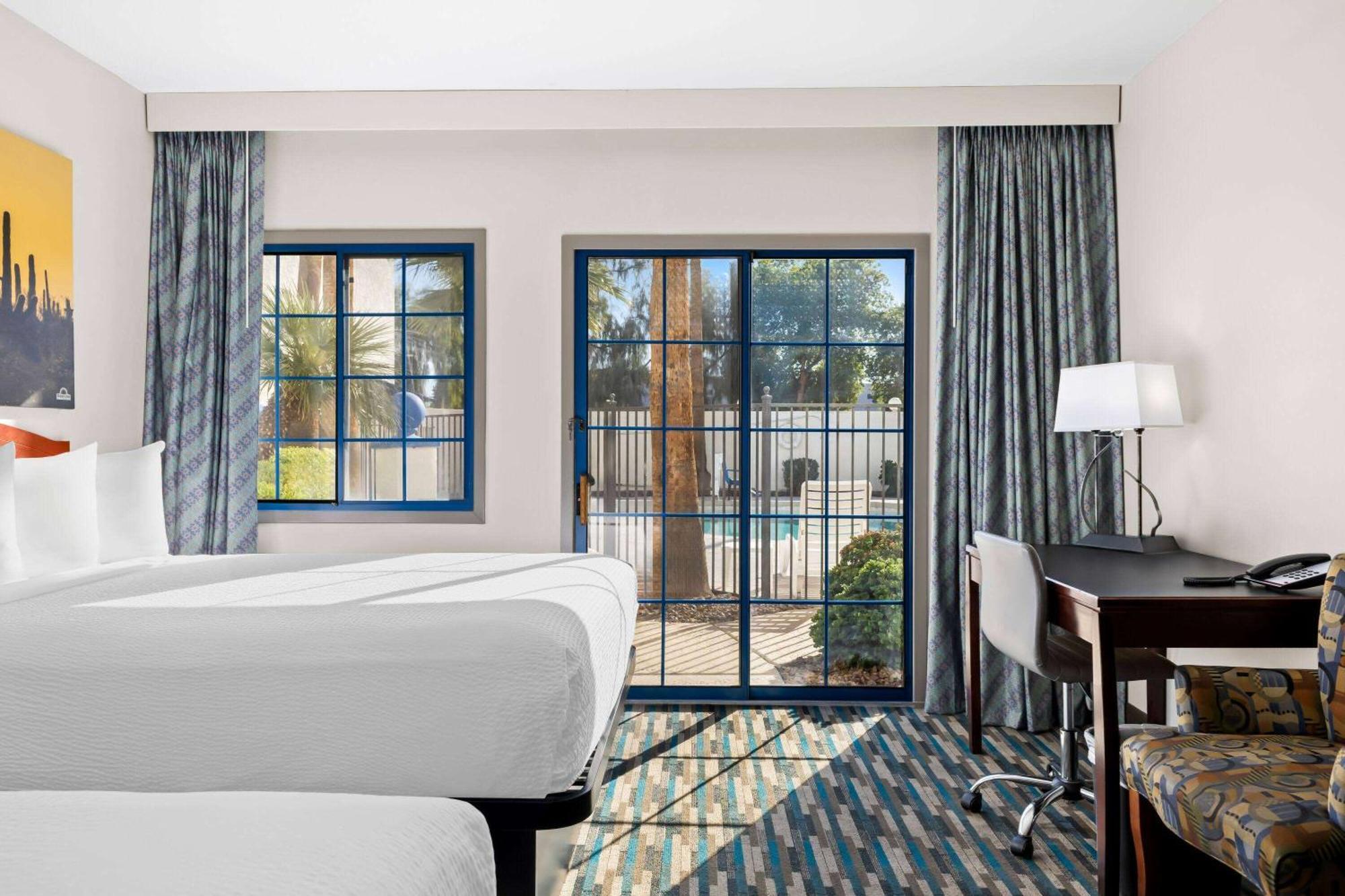 Days Inn & Suites By Wyndham Mesa Near Phoenix Buitenkant foto