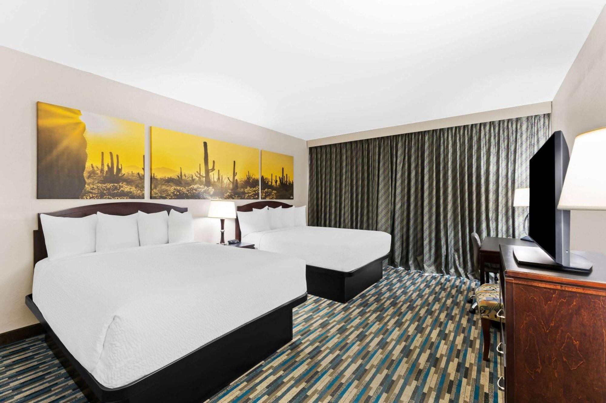 Days Inn & Suites By Wyndham Mesa Near Phoenix Buitenkant foto