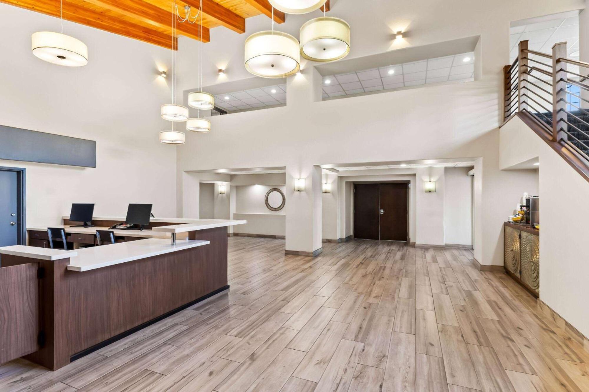 Days Inn & Suites By Wyndham Mesa Near Phoenix Buitenkant foto