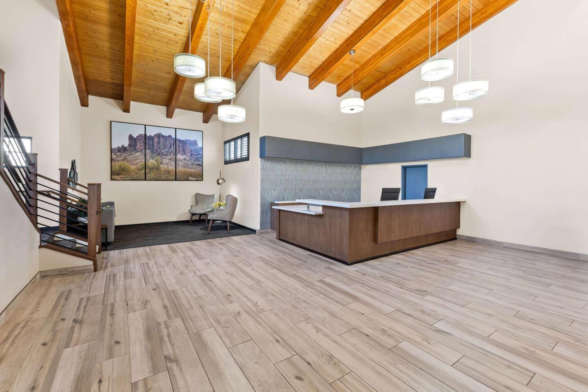 Days Inn & Suites By Wyndham Mesa Near Phoenix Buitenkant foto